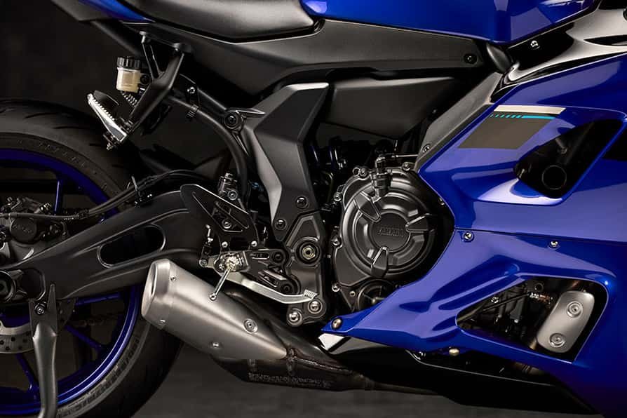 2025 Yamaha YZF R7 Matte Raven Black