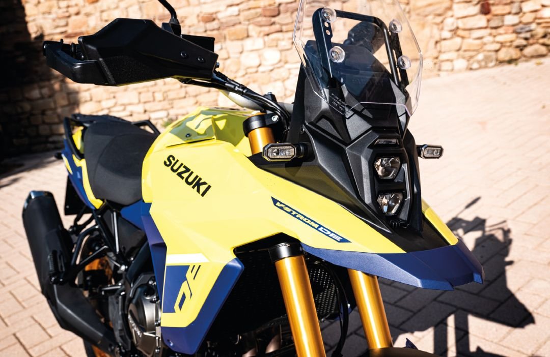 2025 Suzuki V Strom 800DE Pearl Tech White