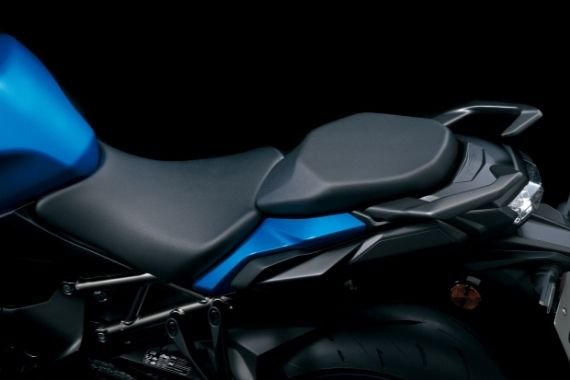 2025 Suzuki GSX S1000GT+ Pear Vigor Blue