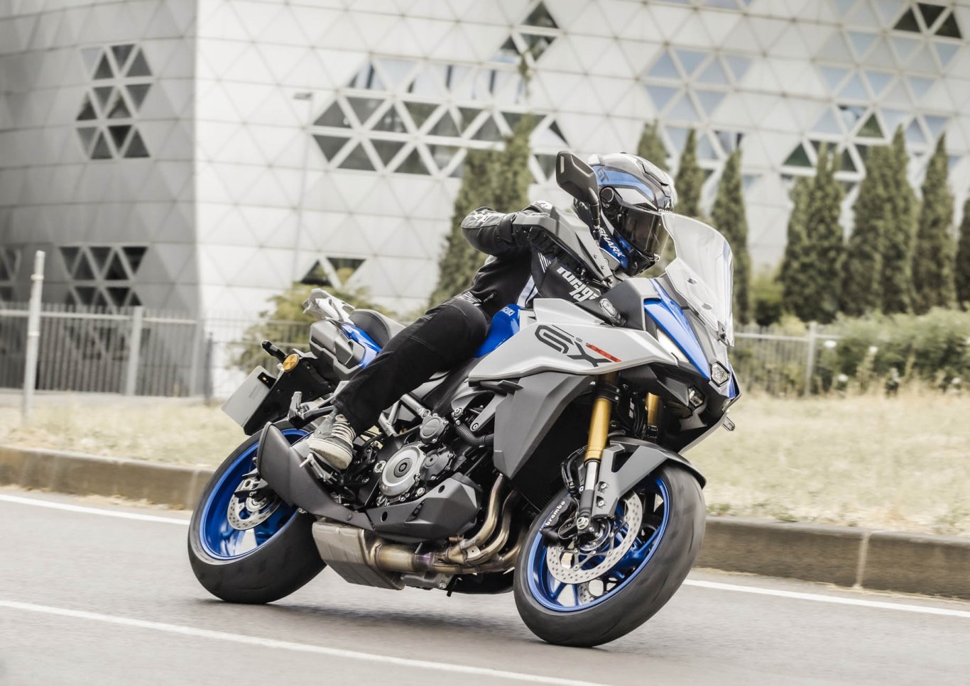 2025 Suzuki GSX S1000GX+