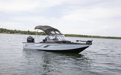 2024 Crestliner 1650 FISH HAWK Bright White base w/Silver Metallic accent & Gray interior