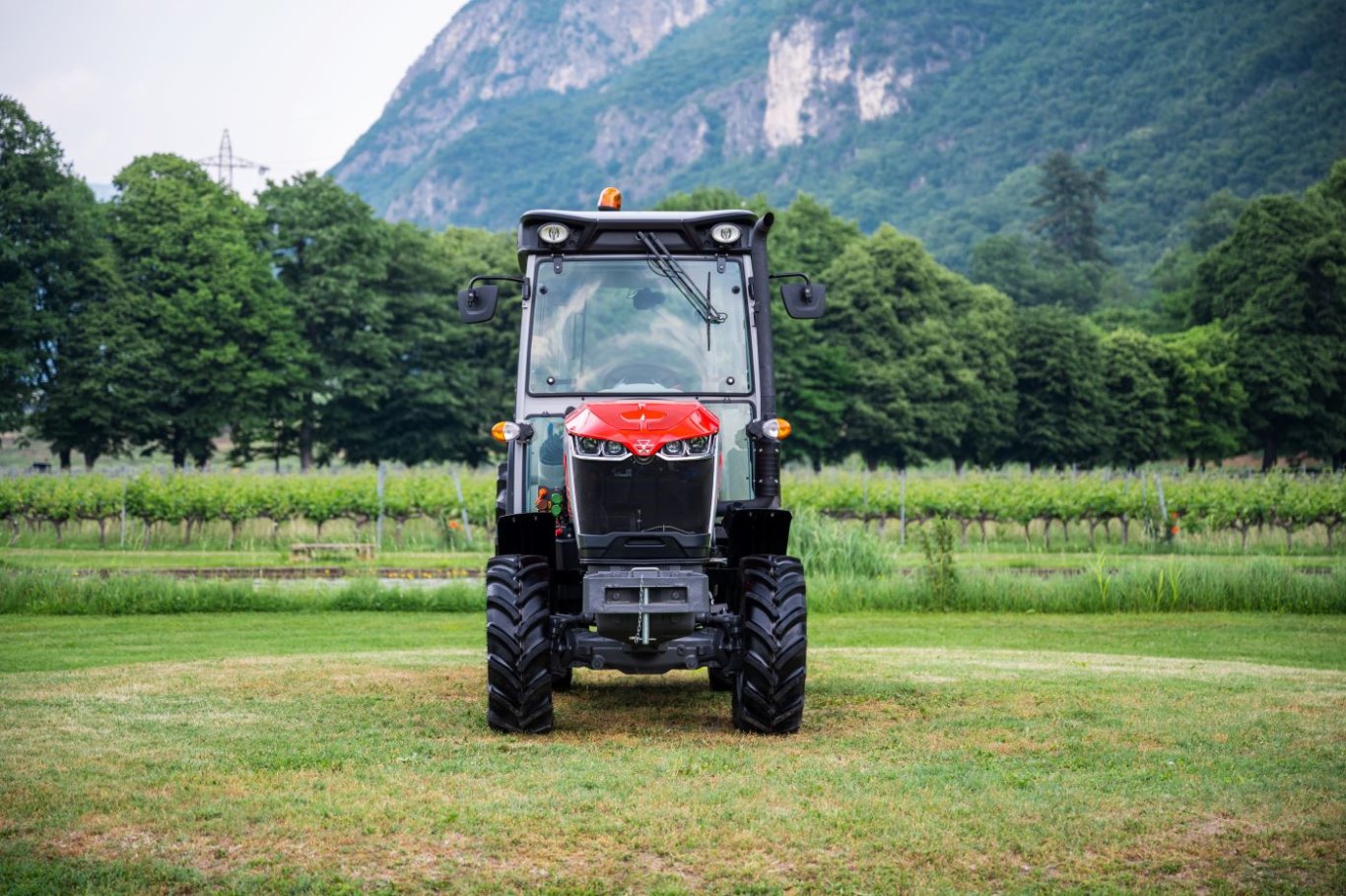 Massey Ferguson MF 3VI.95 3 Series Specialty Tractors