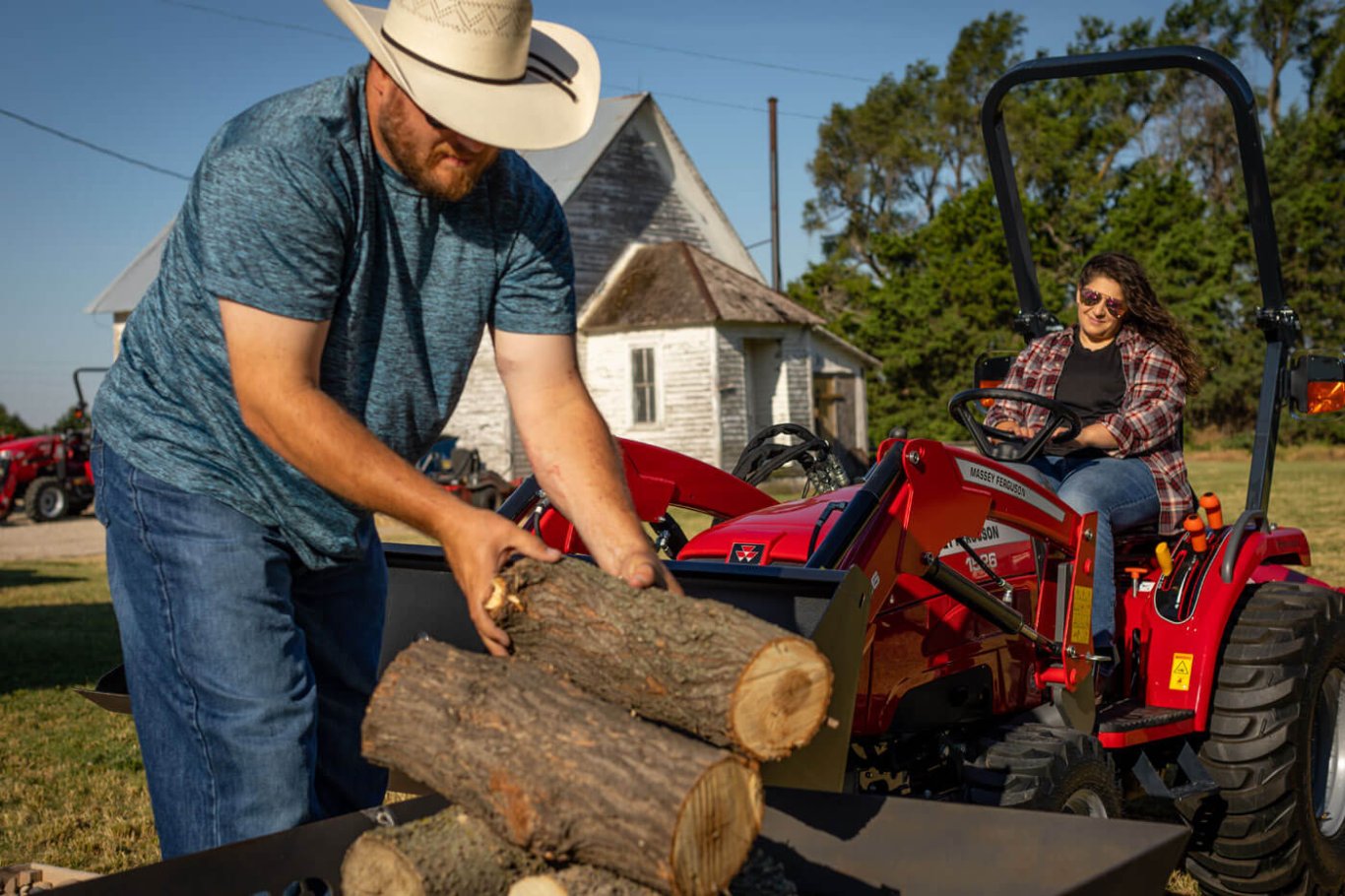 Massey Ferguson MF 1526 Compact Tractor