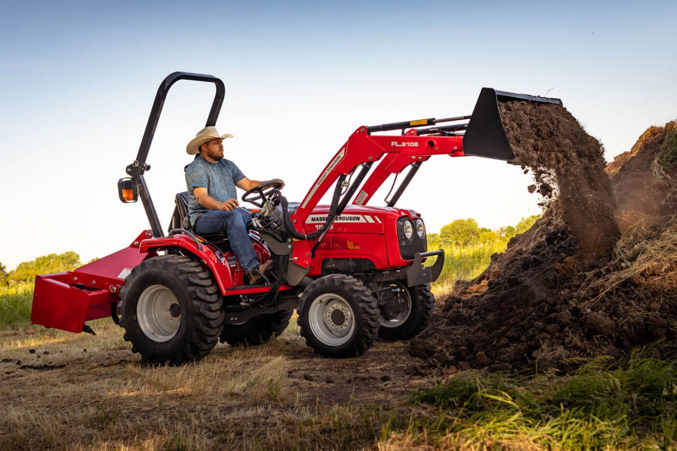 Massey Ferguson MF 1526 Compact Tractor