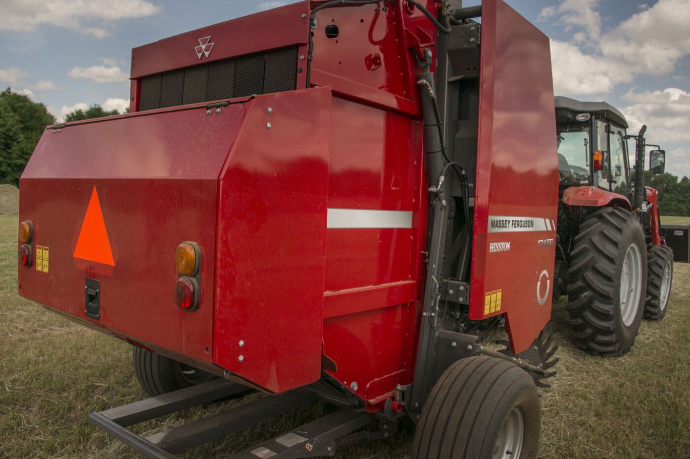 Massey Ferguson MF 1745D Economy Round Balers