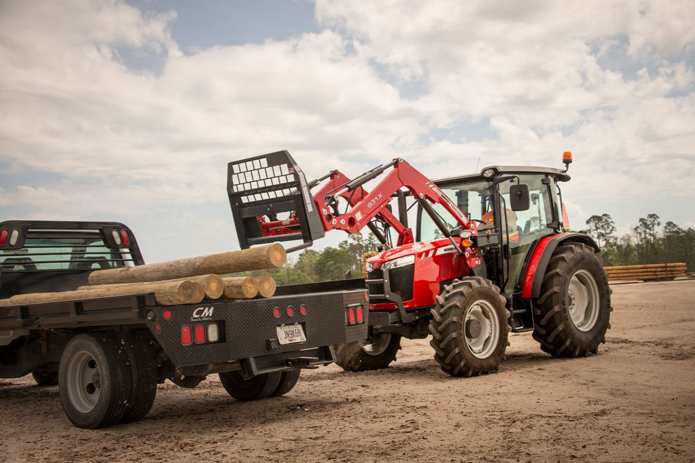 Massey Ferguson MF 946X Utility Loaders