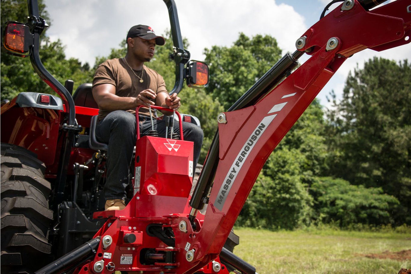 Massey Ferguson MF BH3222 Compact Loaders and Backhoes