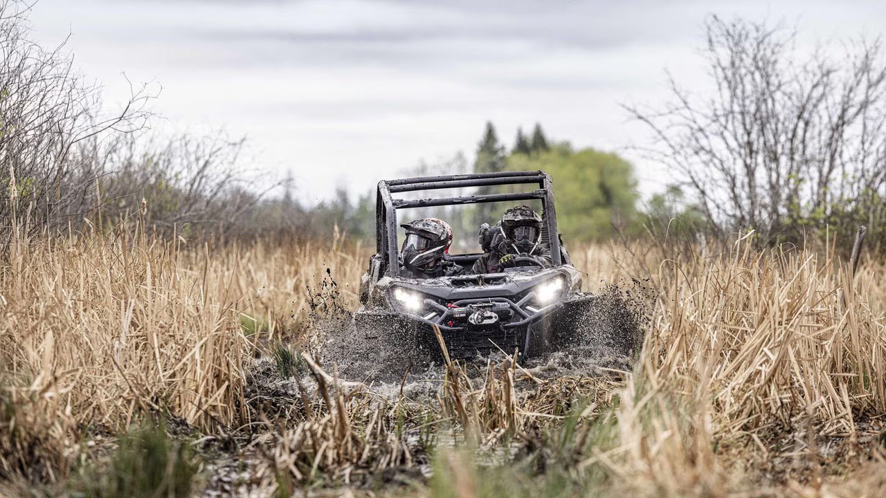 2025 Can Am Commander XT 700 Triple Black