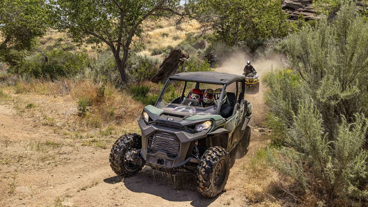 2025 Can Am Commander XT 700 Triple Black