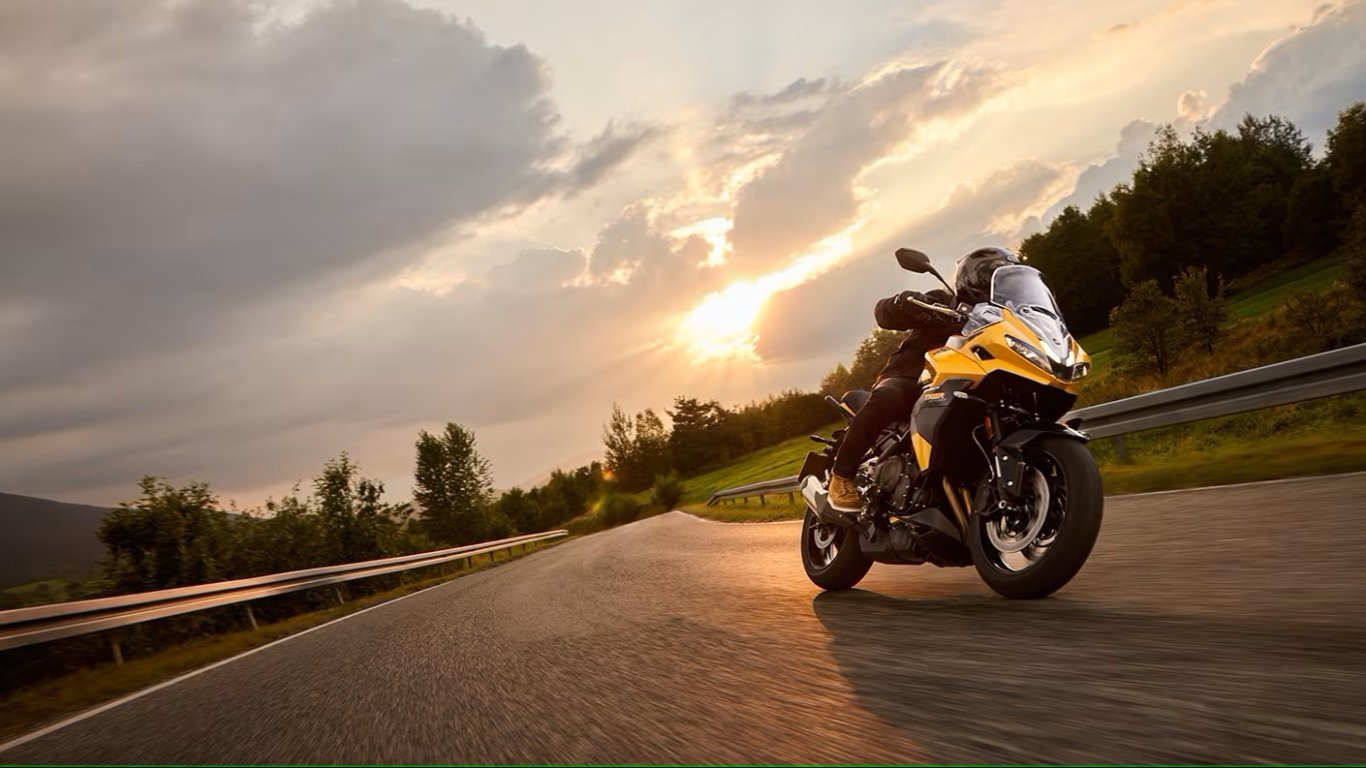 2025 Triumph ALL NEW TIGER SPORT 800 Cosmic Yellow