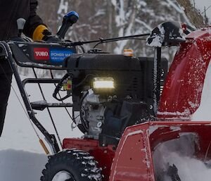 Toro 28 in. (71 cm) Power Max HD 828 OAE Two Stage Gas Snow Blower