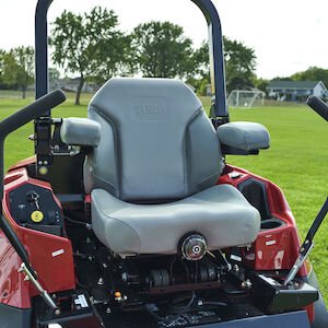 Toro 7500 D Series 144 in. (366 cm) 44 hp 1568cc Diesel Rear Discharge