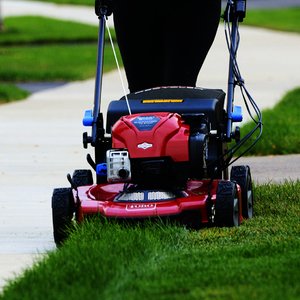 Toro 22 in. (56cm) Recycler® w/ Personal Pace® & SmartStow® Gas Lawn Mower