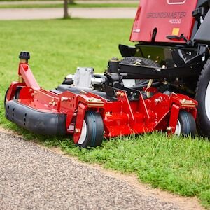 Toro Groundsmaster® 4000 D with ROPS