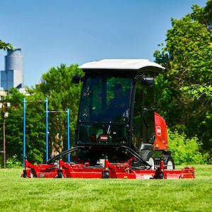 Toro Groundsmaster® 4110 D with All Season Safety Cab