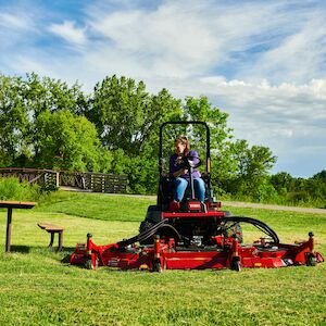 Toro Groundsmaster® 4110 D with All Season Safety Cab