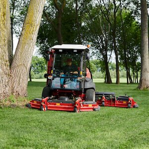 Toro Groundsmaster® 5900 with ROPS