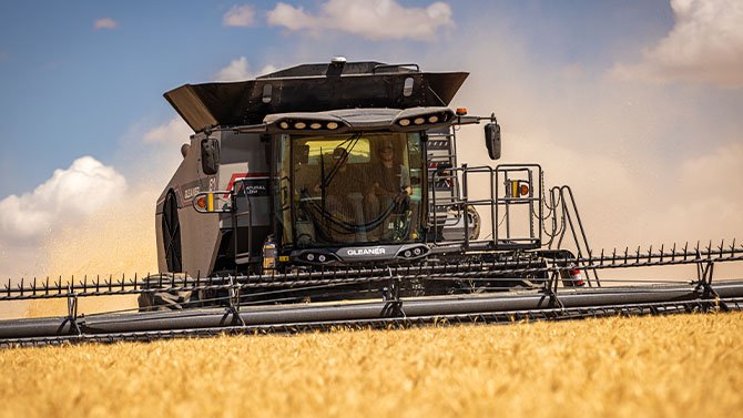 Gleaner T81 Combines