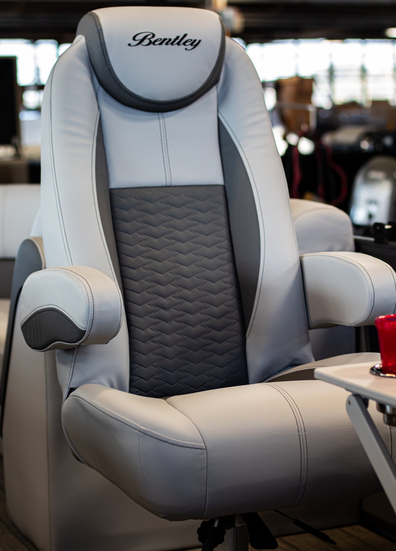 2025 Bentley Elite 253 Swingback Bench