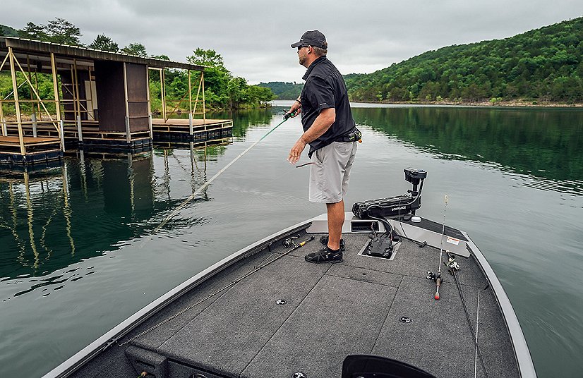 2025 Lowe Boats Stinger 195B Metallic Black