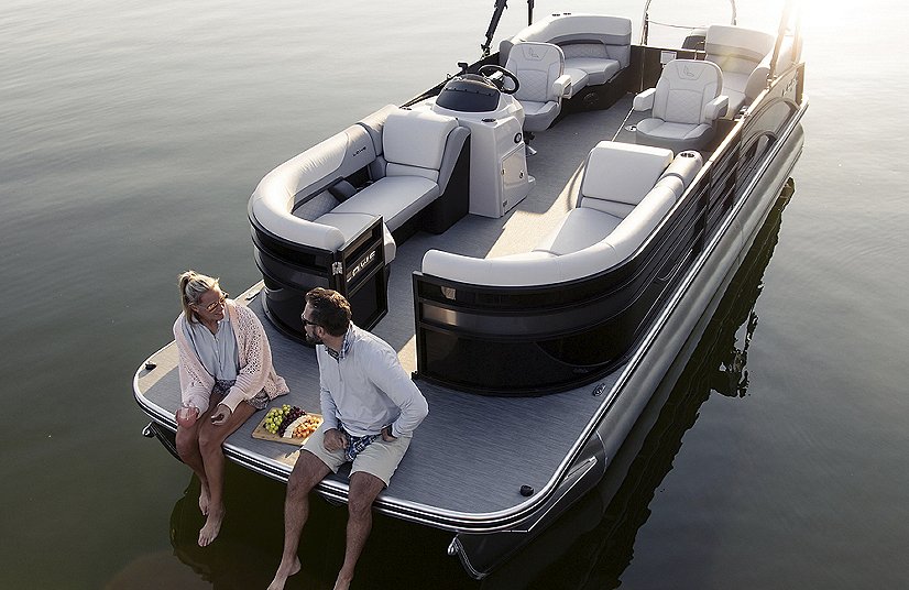 2025 Lowe Boats SS230 Walk Thru Special Black Metallic Fence w/ Black Rails w/Charoal Metallic Custom Graphic