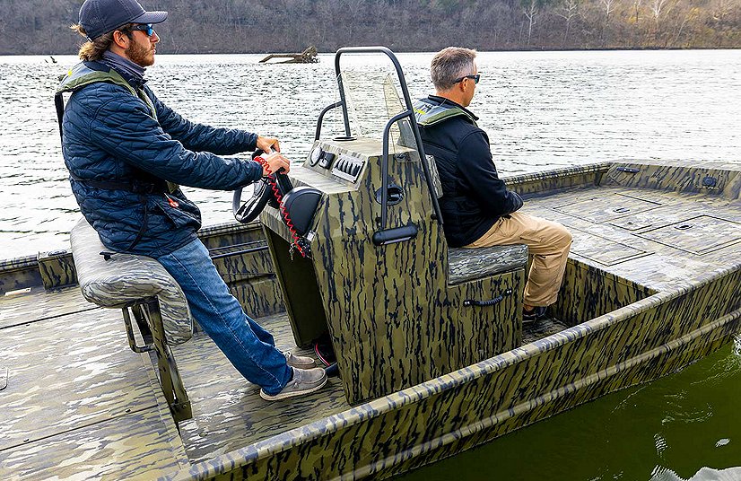 2025 Lowe Boats RX2070 CC Dead Grass Green