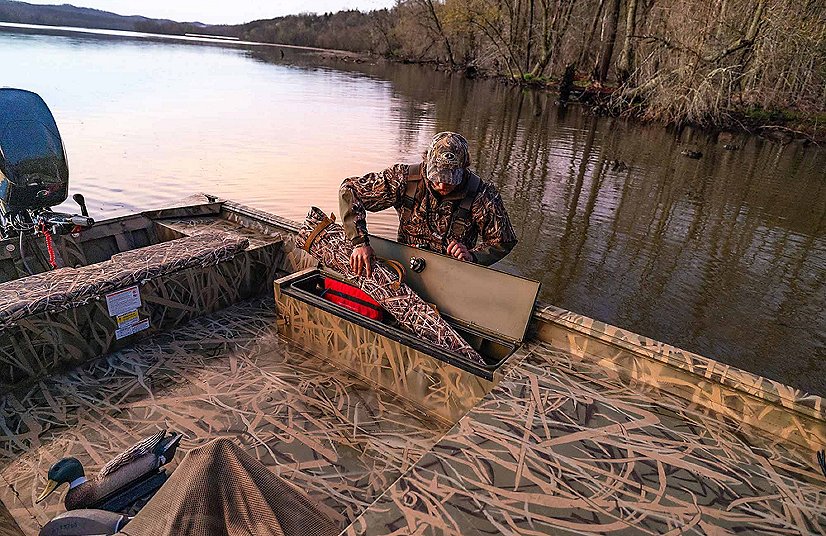 2025 Lowe Boats RX1760 Camouflage Mossy Oak® Shadow Grass Blades