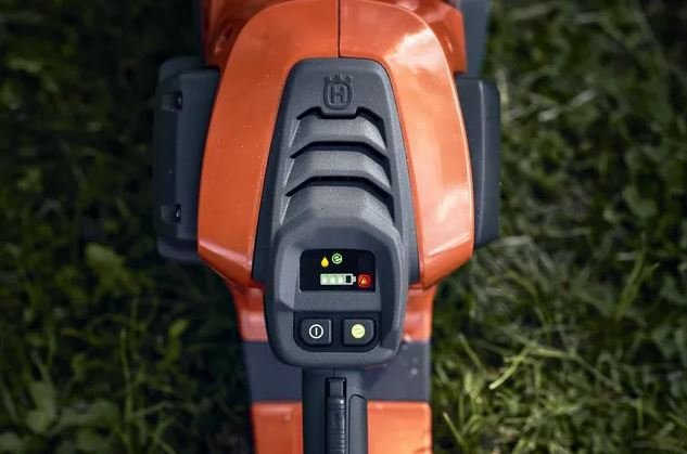 Husqvarna 542i XP® (tool only) Rearhandle No battery / No Charger, Bluetooth SKU: 970 64 70 14