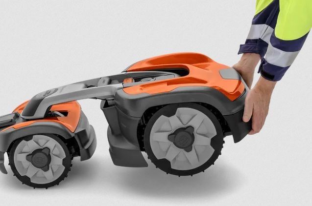 Husqvarna AUTOMOWER® 535 AWD