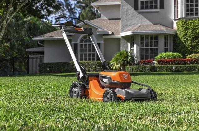 Husqvarna Lawn Xpert LE 322 (tool only)