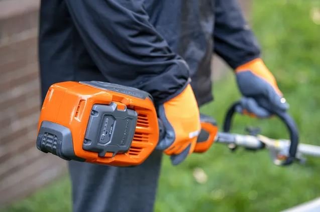 Husqvarna 330iK (tool only)