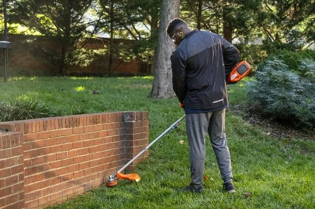 Husqvarna Combi Switch + String Trimmer 330iKL (battery and charger included)