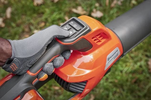 Husqvarna 230iB (tool only)