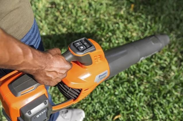 Husqvarna Leaf Blaster 350iB (tool only)