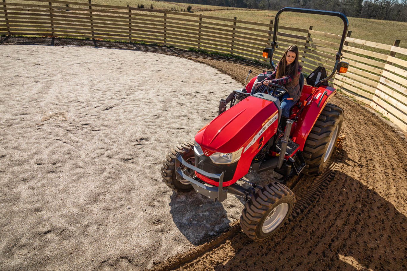 MF 2800 E Series Compact Tractors | 48.8 57.3 HP