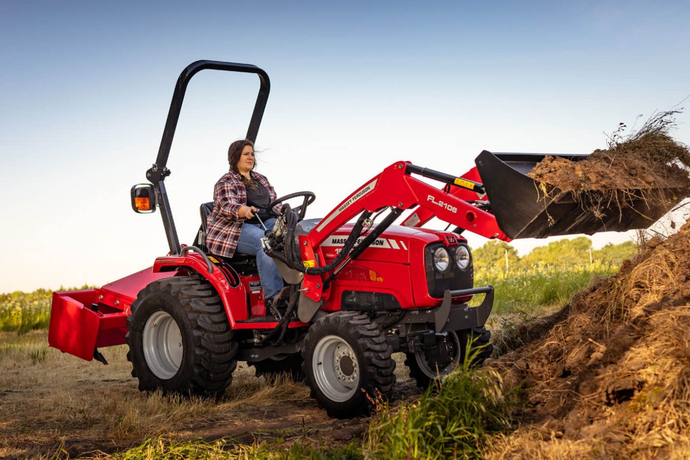 MF 1500 Series Compact Tractors | 24.8 HP