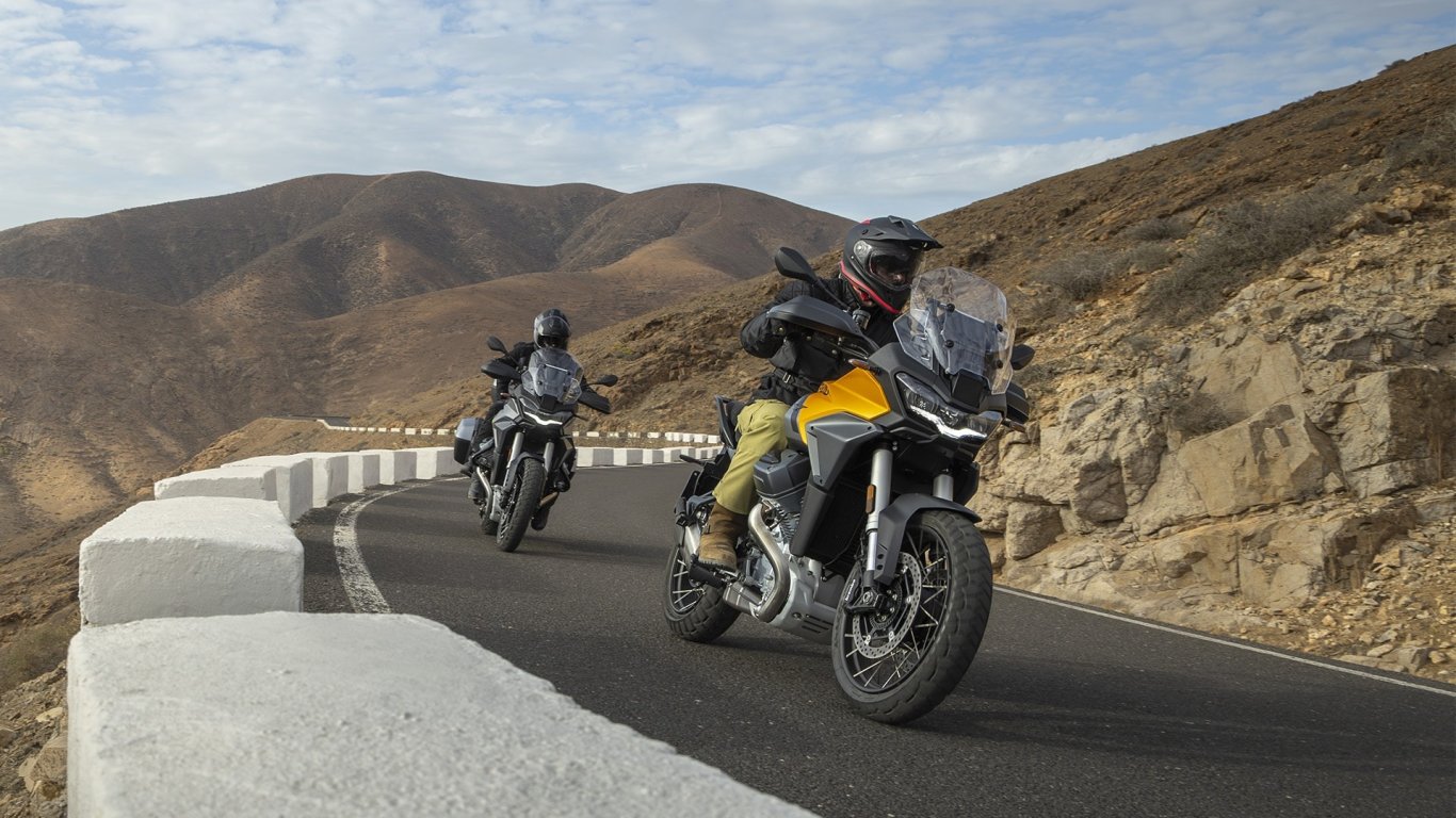 GO EVERYWHERE ON A NEW MOTO GUZZI STELVIO WITH UP TO $1000 TRADE CREDIT!