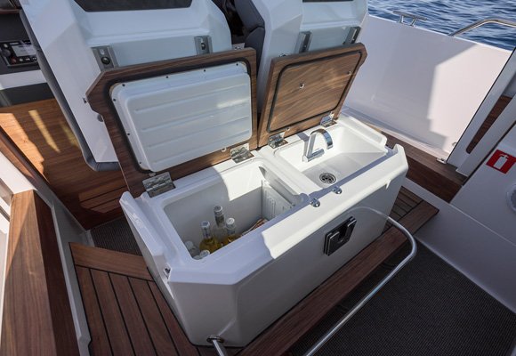 2024 Axopar 28 Cabin NO LUX TAX