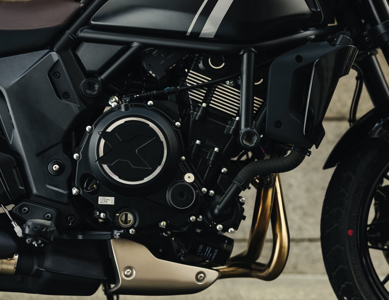 2024 CFMOTO 700CL X HERITAGE Nebula Black