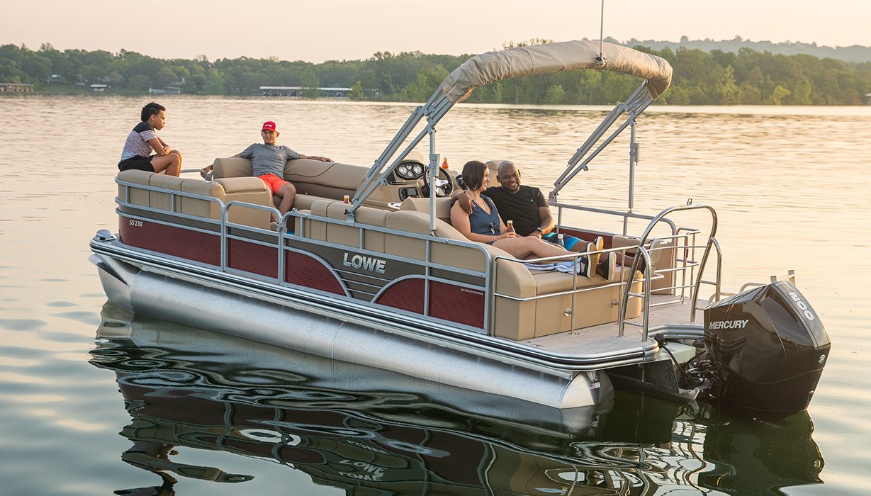 Pontoon Boats – Seniors Party Barge or a True Family Fun Ship?