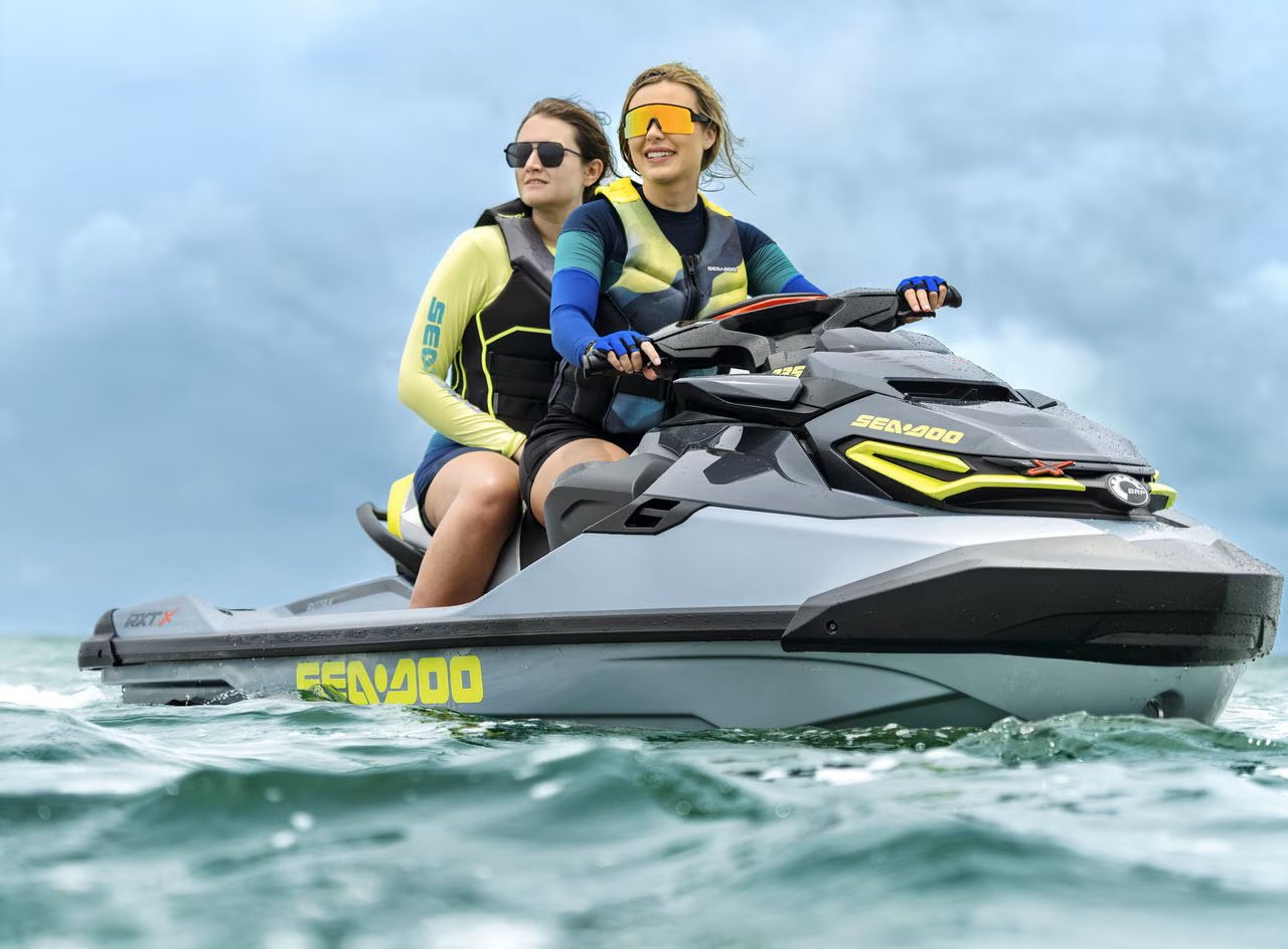 2025 Sea Doo RXT X 325 Ice Metal / Manta Green