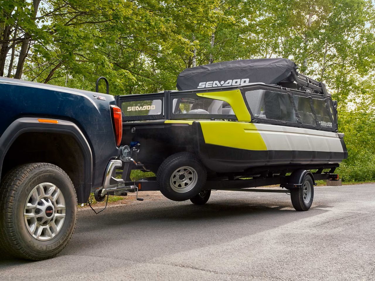 2025 Sea Doo Switch Cruise 18 170 hp Neon Yellow