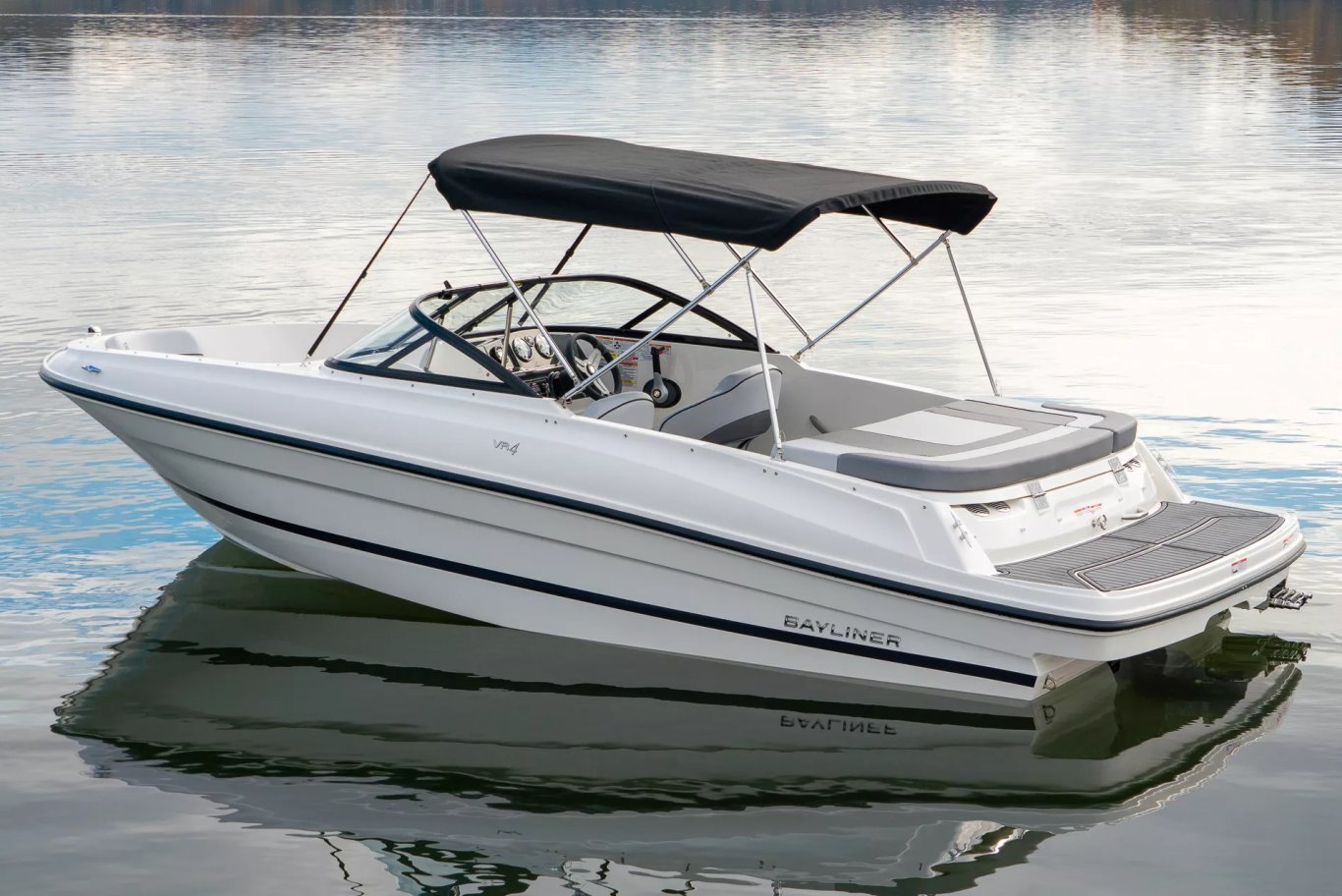 2025 Bayliner VR4 Bowrider Gray Hull Sides (White Bottom)