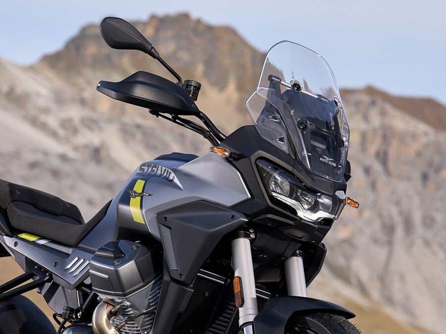 2025 Moto Guzzi Stelvio Giallo Savana