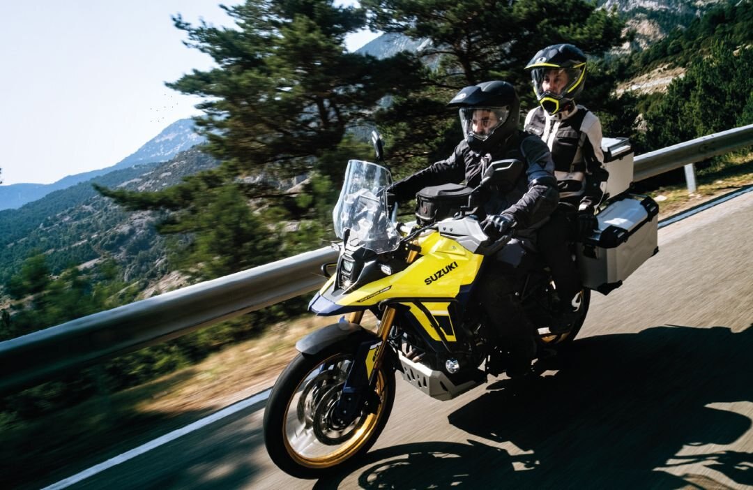 2025 Suzuki V-Strom 800DE Pearl Tech White | BRP, Aprilia, Moto