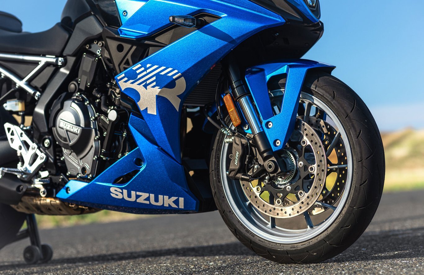 2025 Suzuki GSX-8R Metallic Triton Blue | BRP, Aprilia, Moto Guzzi