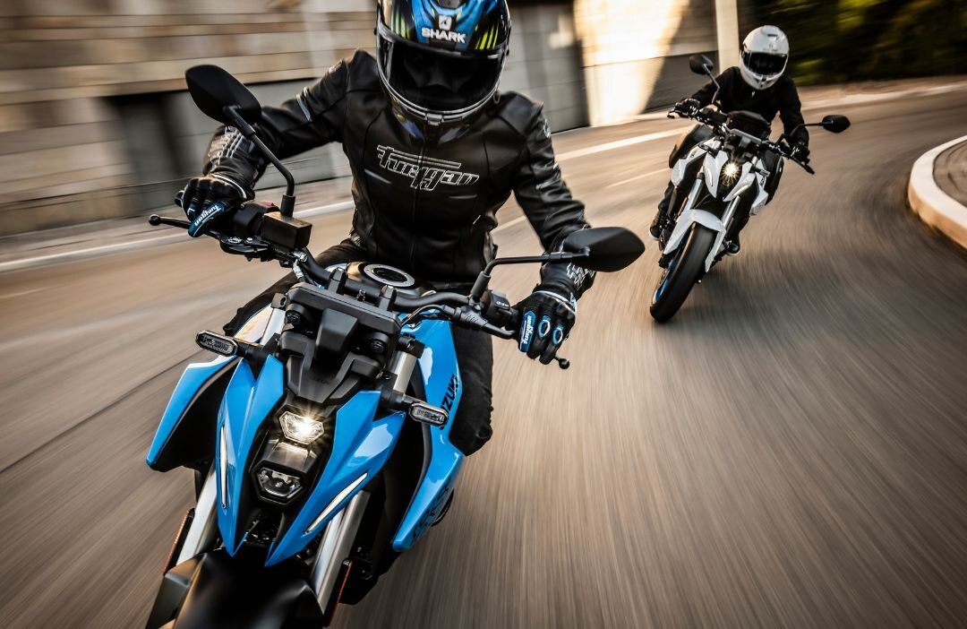 2025 Suzuki GSX-8S Metallic Mat Black No. 2 / Metallic Mat Sword
