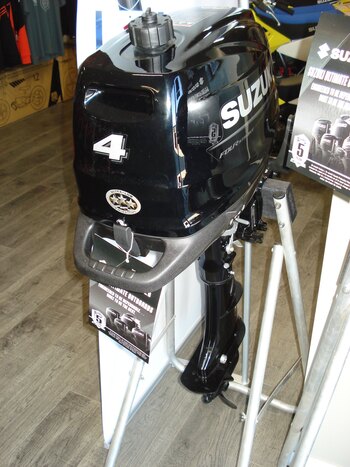 Suzuki DF15AS Outboard Motor