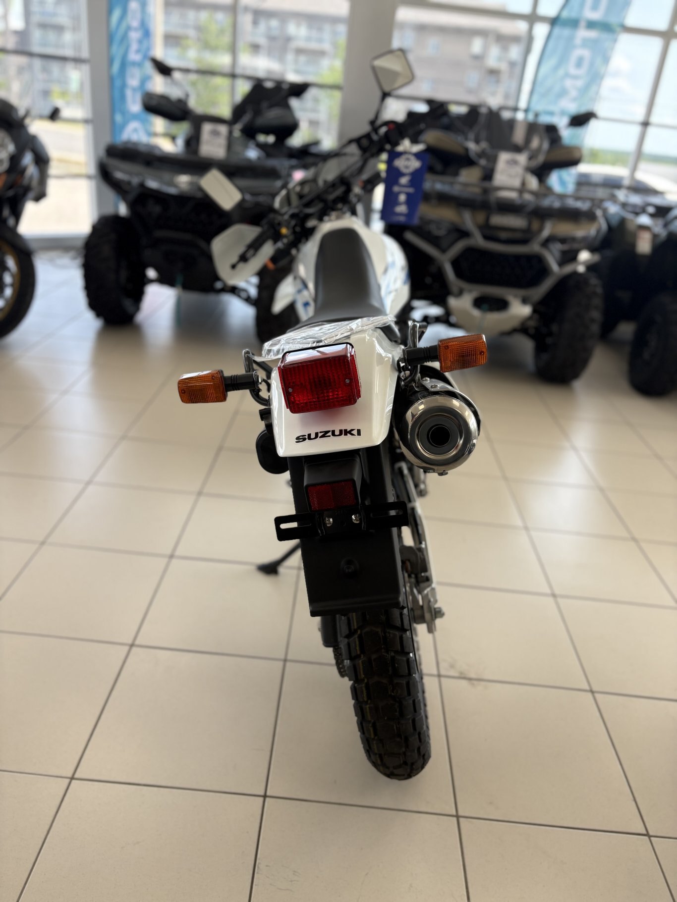 2025 Suzuki DR650SE Solid Special White No. 2