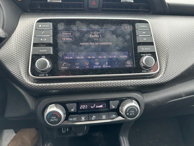 2019 NISSAN KICKS SV / $178.43 BIWEEKLY INCLUDING TAX / HEATED FRONT SEATS / CARFAX CLEAN